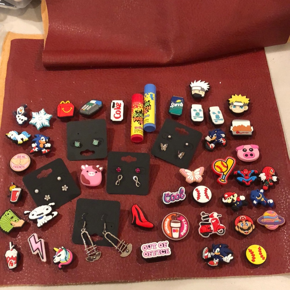 Accessory Bundle - CROC Charms, Earrings and Flavored Chapstick